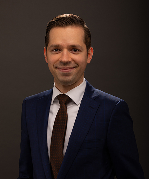 Photo de Alexander V. Manolii, B.Comm., J.D.